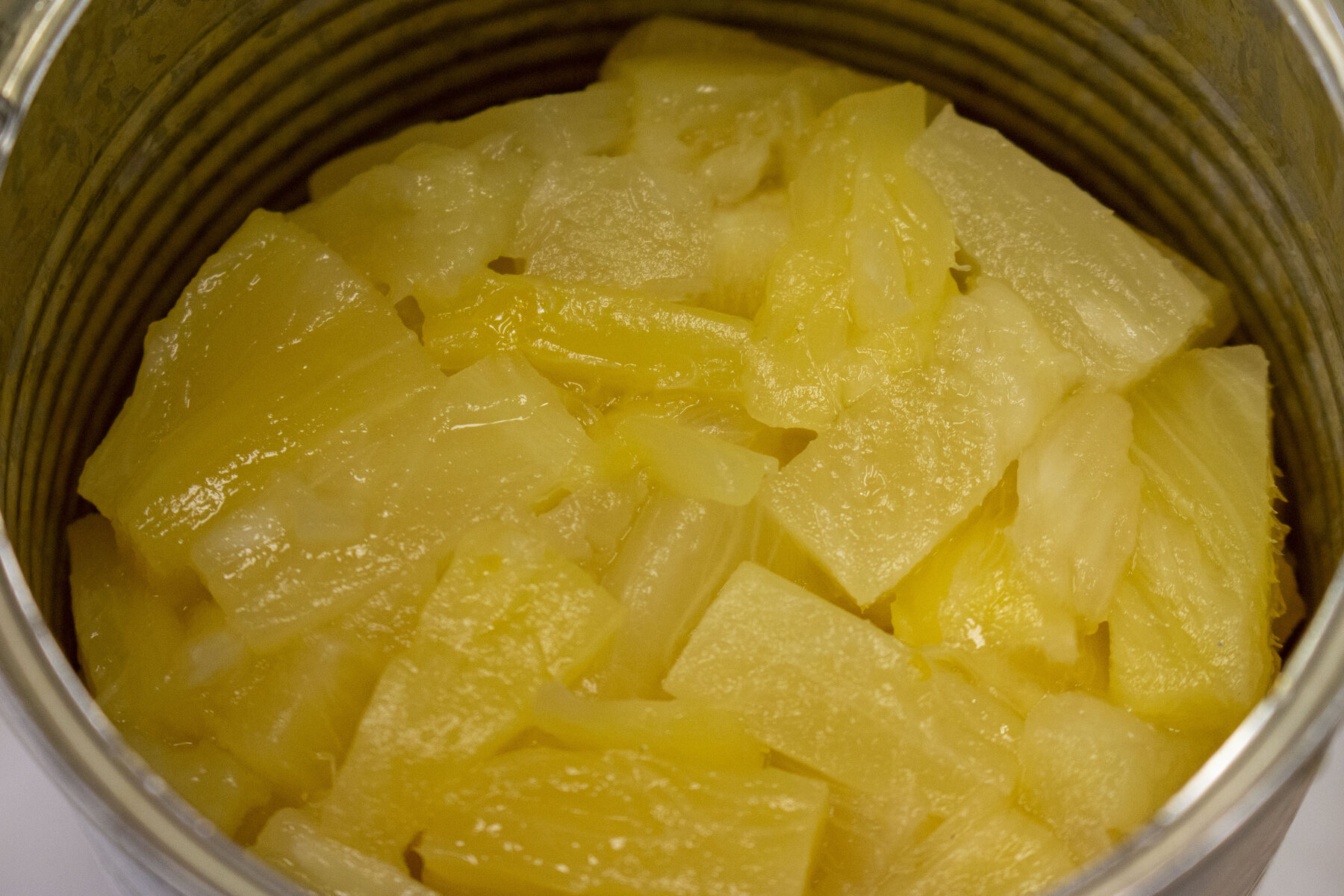 Canned pineapple slices